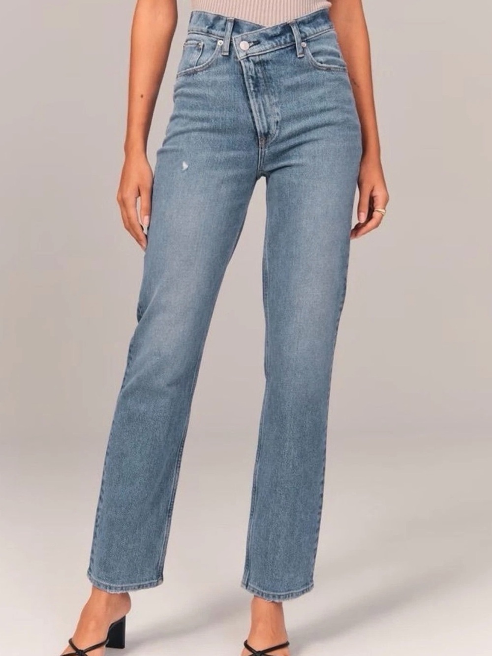 Abercrombie & Fitch Curve Love 90s Straight High Rise Blue cross over Jeans